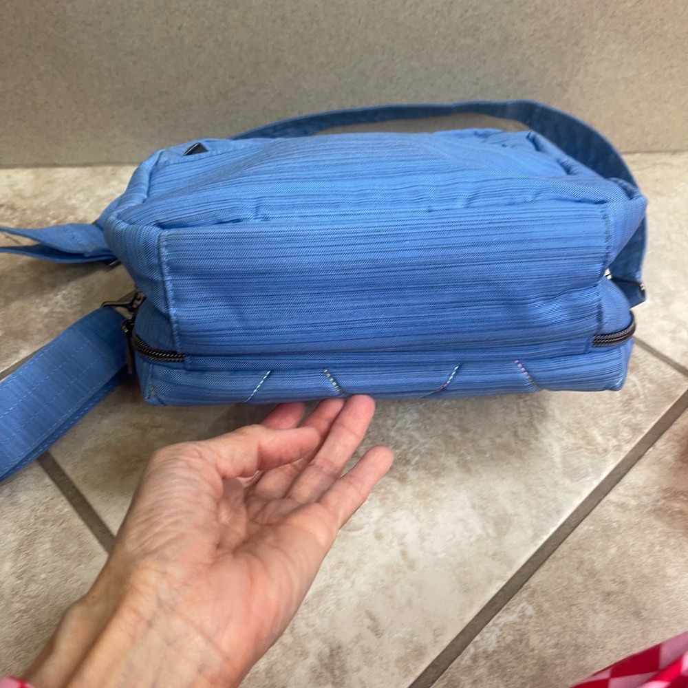 Lug Blue Quilted Crossbody Bag Multi-Pocket Travel Shoulder Bag purse blue - Picture 4 of 9